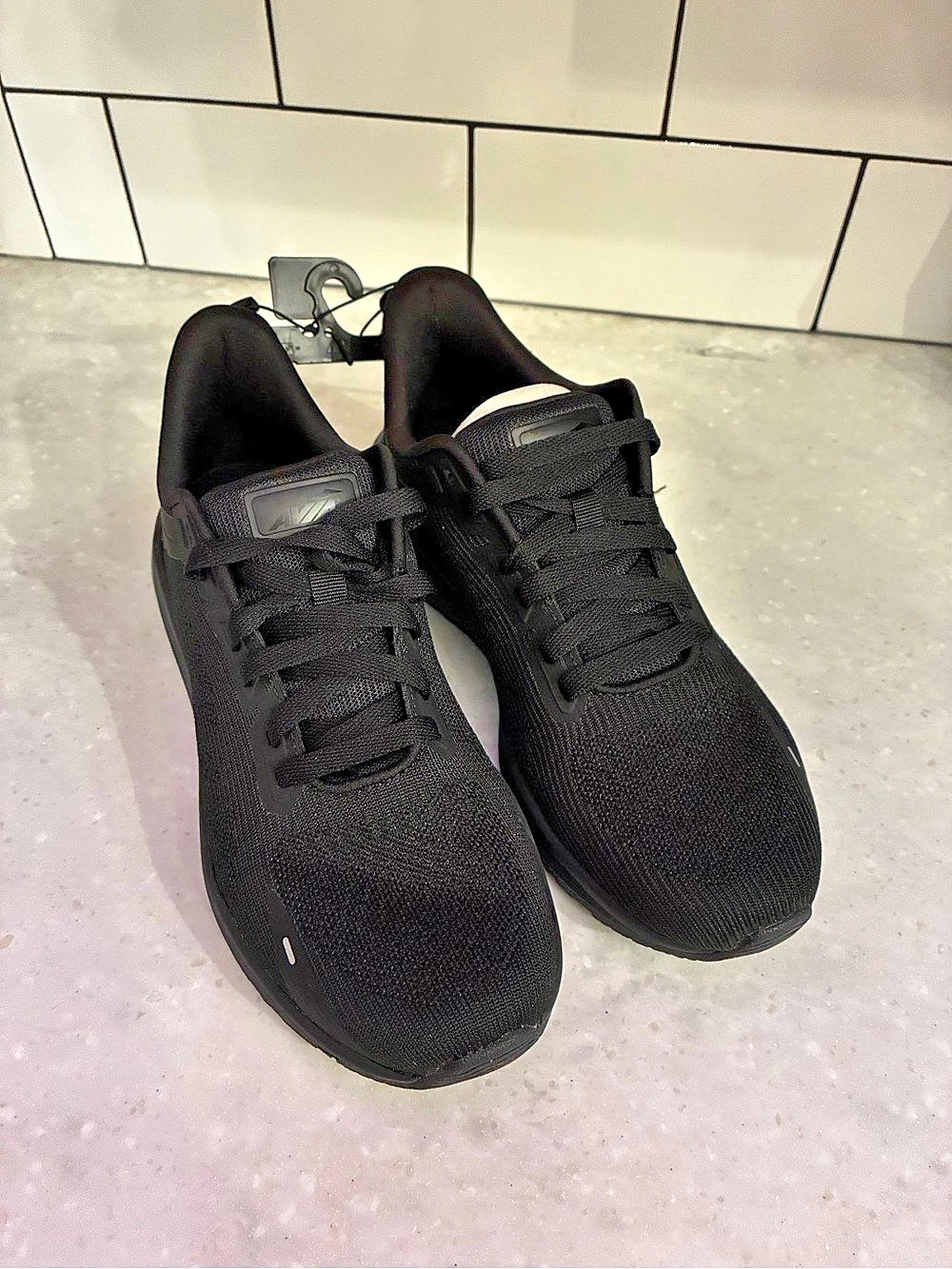 Avia Women’s Black Memory Foam Lace-Up Low Top Athletic Sneaker Size 8.5